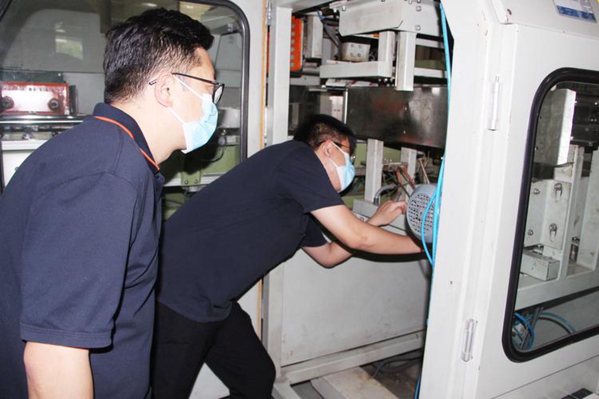 如何挑选满意的沙市区陶瓷批发商品